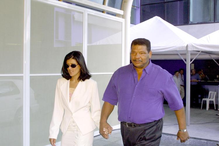 Adilson Rodrigues Maguila e sua esposa Irani em 2001