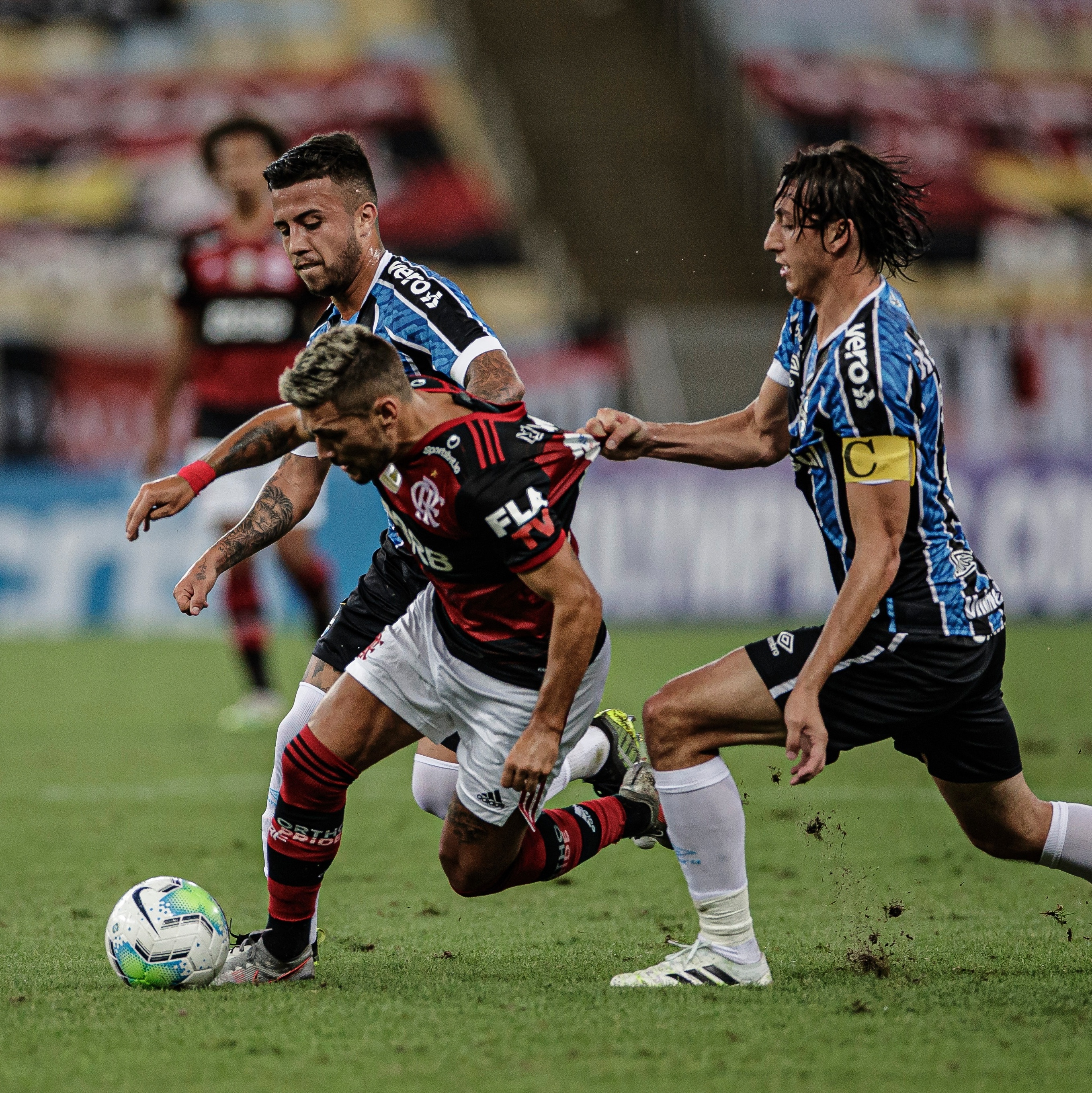 CBF adia jogo entre Corinthians e Grêmio