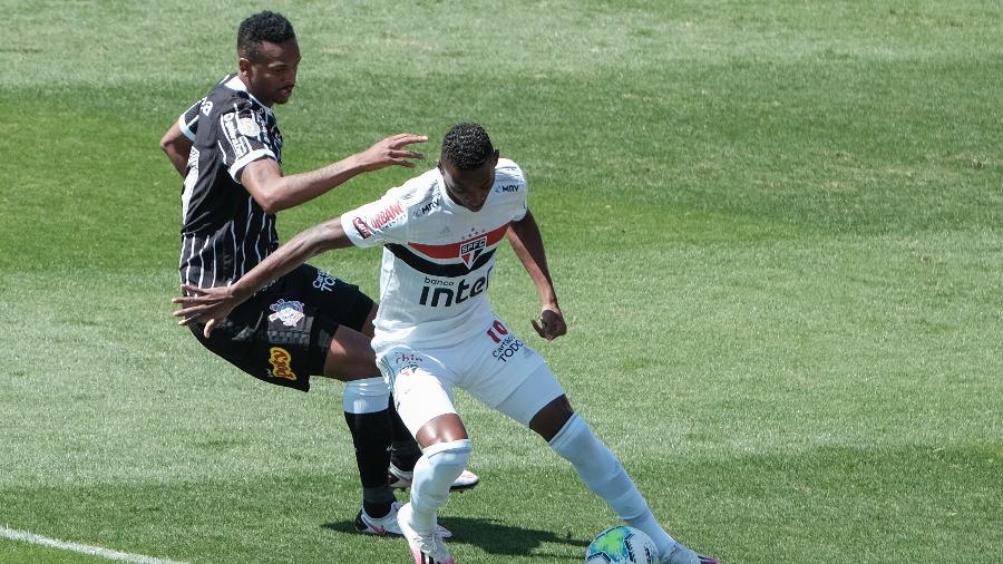 Léo deve atuar como zagueiro do São Paulo em jogo contra o Ceará, pela 16ª rodada do Brasileirão - Marcello Zambrana/AGIF