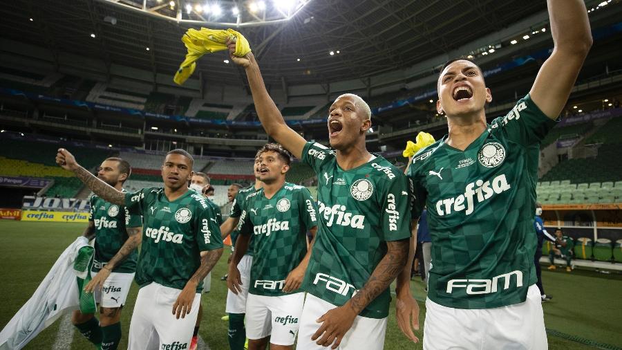 Jogadores do Palmeiras celebrando pouco antes do apito final - Lucas Figueiredo/CBF