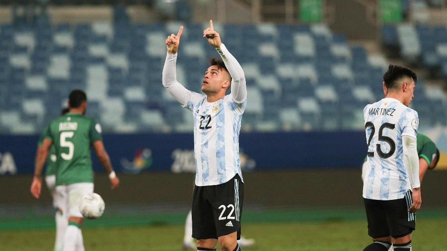 Lautaro Martínez comemora o seu gol pela Argentina após passar cinco jogos em branco - Twitter da seleção argentina