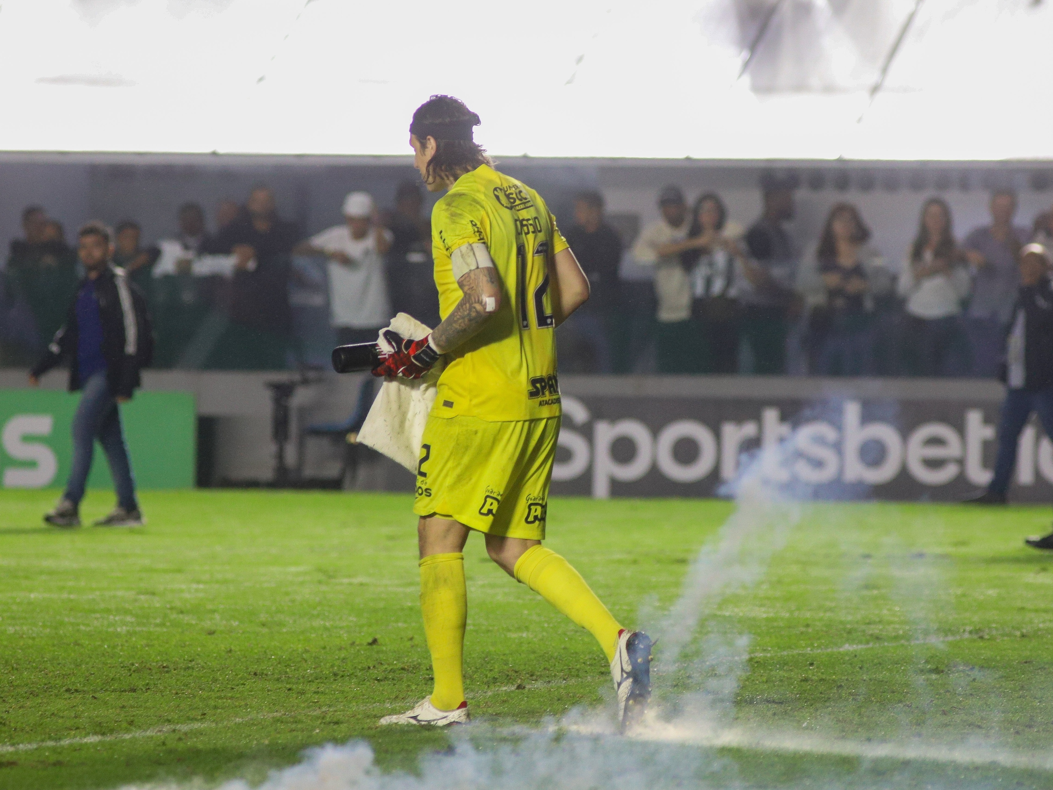 Quem é mais decisivo nos pênaltis? Santos ou Cássio? - 19/10/2022 - UOL  Esporte