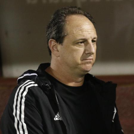 Rogério Ceni, técnico do São Paulo, durante jogo contra a Ferroviária - TETÊ VIVIANE/FUTURA PRESS/FUTURA PRESS/ESTADÃO CONTEÚDO