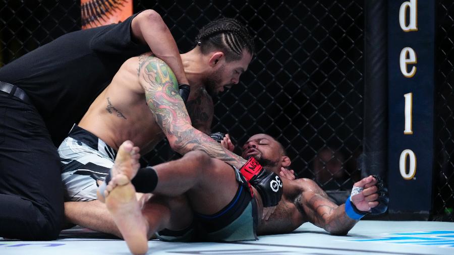 Diego Ferreira nocauteou Michael Johnson no UFC Vegas 73 - Louis Grasse/ UOL