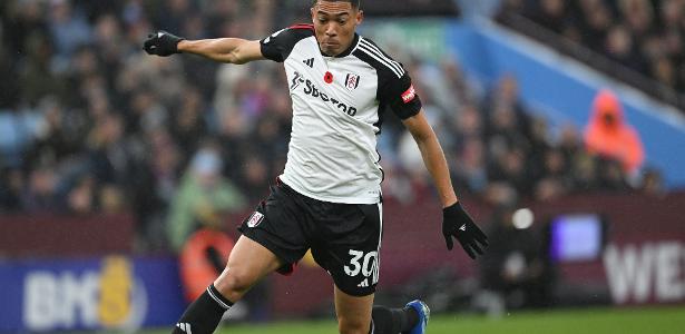 Mercado da Bola: Corinthians abre negociação com atacante Carlos Vinícius, ex-Fulham