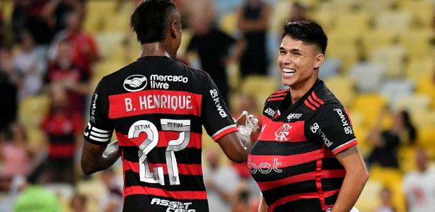 Flamengo retoma liderança do Brasileirão após três anos