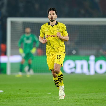 Mats Hummels comemora gol do Borussia Dortmund diante do PSG na Liga dos Campeões Mats Hummels comemora gol do Borussia Dortmund diante do PSG na Liga dos Campeões