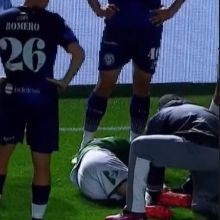 Damián Díaz, do Banfield, sofre lesão grave durante jogo contra o Independiente Rivadavia, pelo Campeonato Argentino - Reprodução