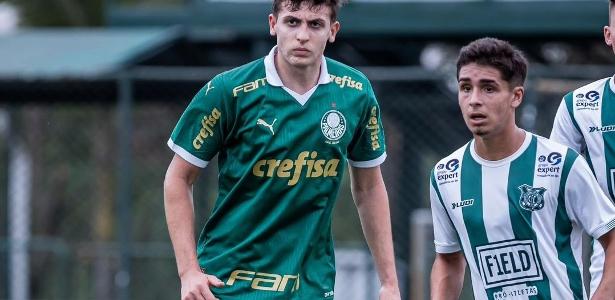 MULTA DE $600 MI! Gigante da base do Palmeiras assina primeiro contrato profissional no Verdão