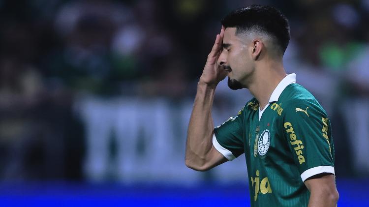 Flaco López se lamenta durante jogo entre Palmeiras e Botafogo pelo Brasileirão