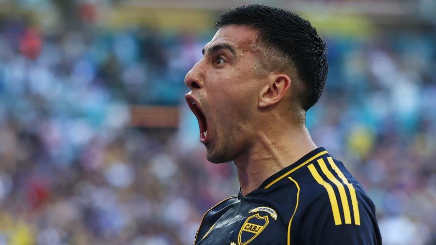 Battaglia comemora gol marcado pelo Boca Juniors contra o Benfica no Mundial - Hannah McKay/REUTERS