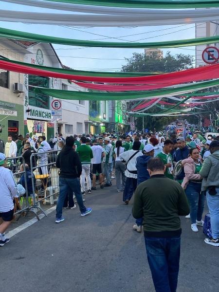 Torcedores do Palmeiras ocupam as ruas próximas ao Allianz Parque, na estreia da Copa do Mundo de Clubes Torcedores do Palmeiras ocupam as ruas próximas ao Allianz Parque, na estreia da Copa do Mundo de Clubes