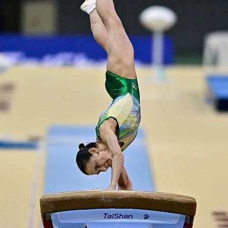 Oksana Chusovitina, do Uzbequistão, subiu ao pódio um dia após completar 50 anos Oksana Chusovitina, do Uzbequistão, subiu ao pódio um dia após completar 50 anos