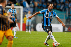 Maicon cobra atenção no Grêmio após empate em casa: É decisão
