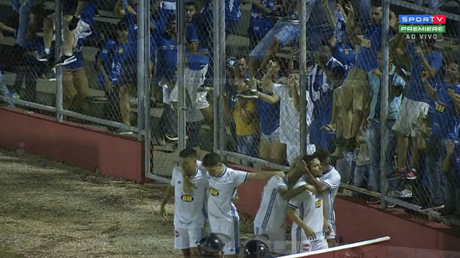 No final de semana, Cruzeiro buscou o empate contra o Patrocinense no último lance do jogo - Reprodução/Premiere
