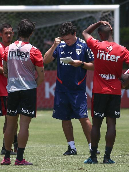 Treino do São Paulo - Fernando Diniz (c), técnico do São Paulo - Marcello Zambrana/AGIF