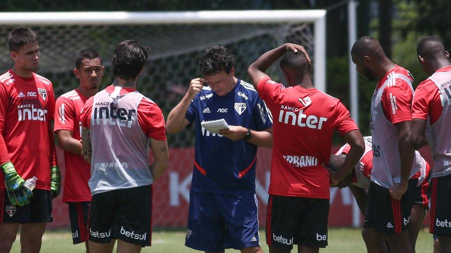 Fernando Diniz comanda treino do São Paulo em março - Marcello Zambrana/AGIF