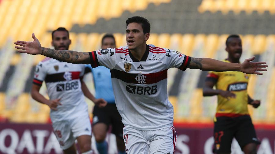 Pedro comemora gol pelo Flamengo contra o Barcelona de Guayaquil pela Libertadores - Rodrigo Buendia/Pool/AFP