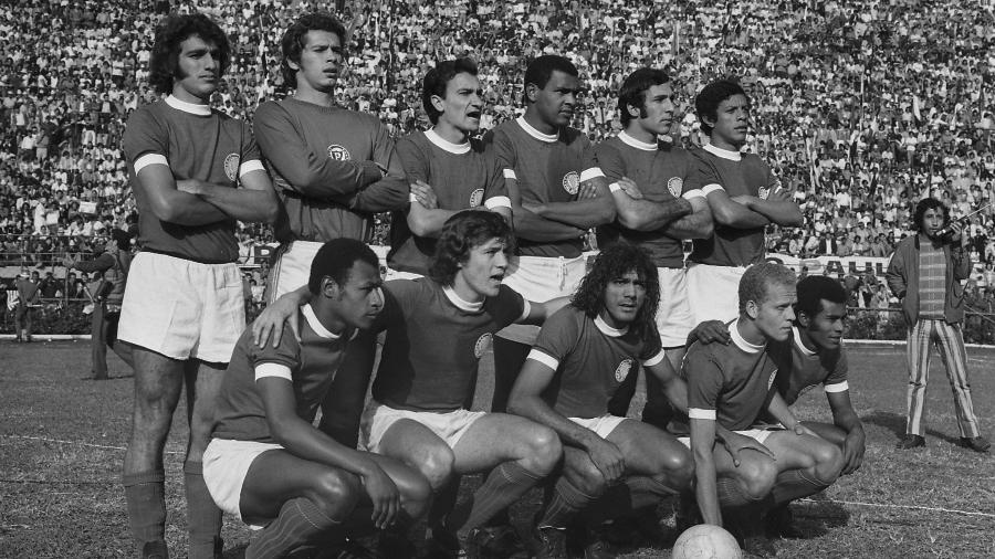 Palmeiras de 1972: (da esquerda para a direita, de pé) Eurico; Leão, Dudu, Luis Pereira, Alfredo e Zeca; (agachados) Edu, Leivinha, Cesar, Ademir da Guia e Nei - Arquivo/Estadão