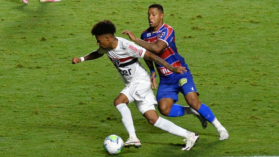 Tchê Tchê segue como titular do São Paulo na lateral direita - Bruno Ulivieri/AGIF