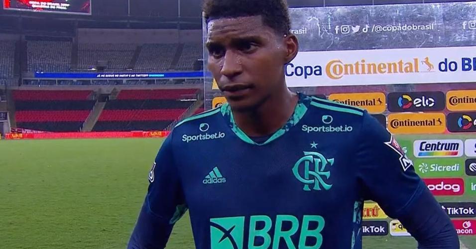Hugo concede entrevista após o apito final da partida entre Flamengo x São Paulo
