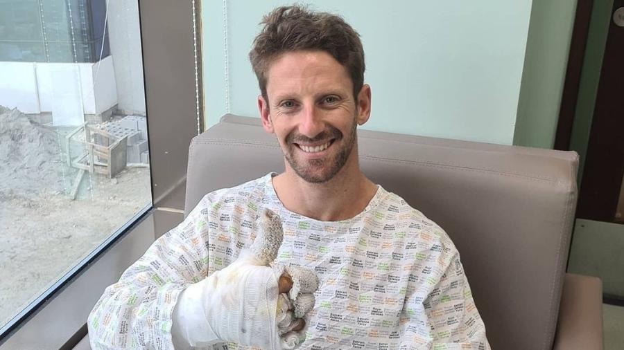 Grosjean publicou foto no hospital um dia após grave acidente na Fórmula 1 - Reprodução/Instagram