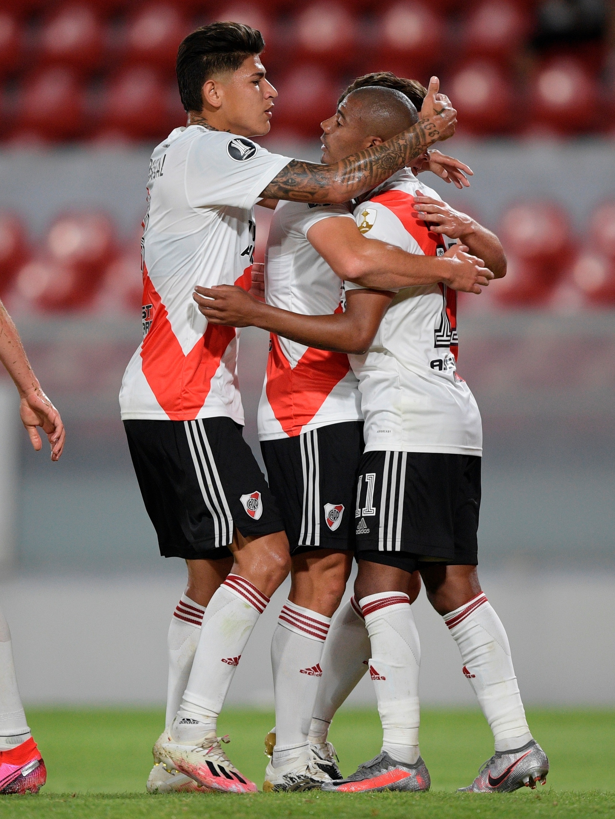 River Plate vence por 1 a 0 e elimina o Athletico-PR da