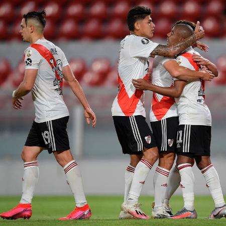 Jogadores do River Plate comemoram gol de De La Cruz contra o Athletico-PR - AFP/Juan Mabromata POOL 