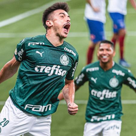 Willian comemora gol do Palmeiras na partida contra o Bahia pelo Brasileirão - ANDERSON LIRA/FRAMEPHOTO/FRAMEPHOTO/ESTADÃO CONTEÚDO