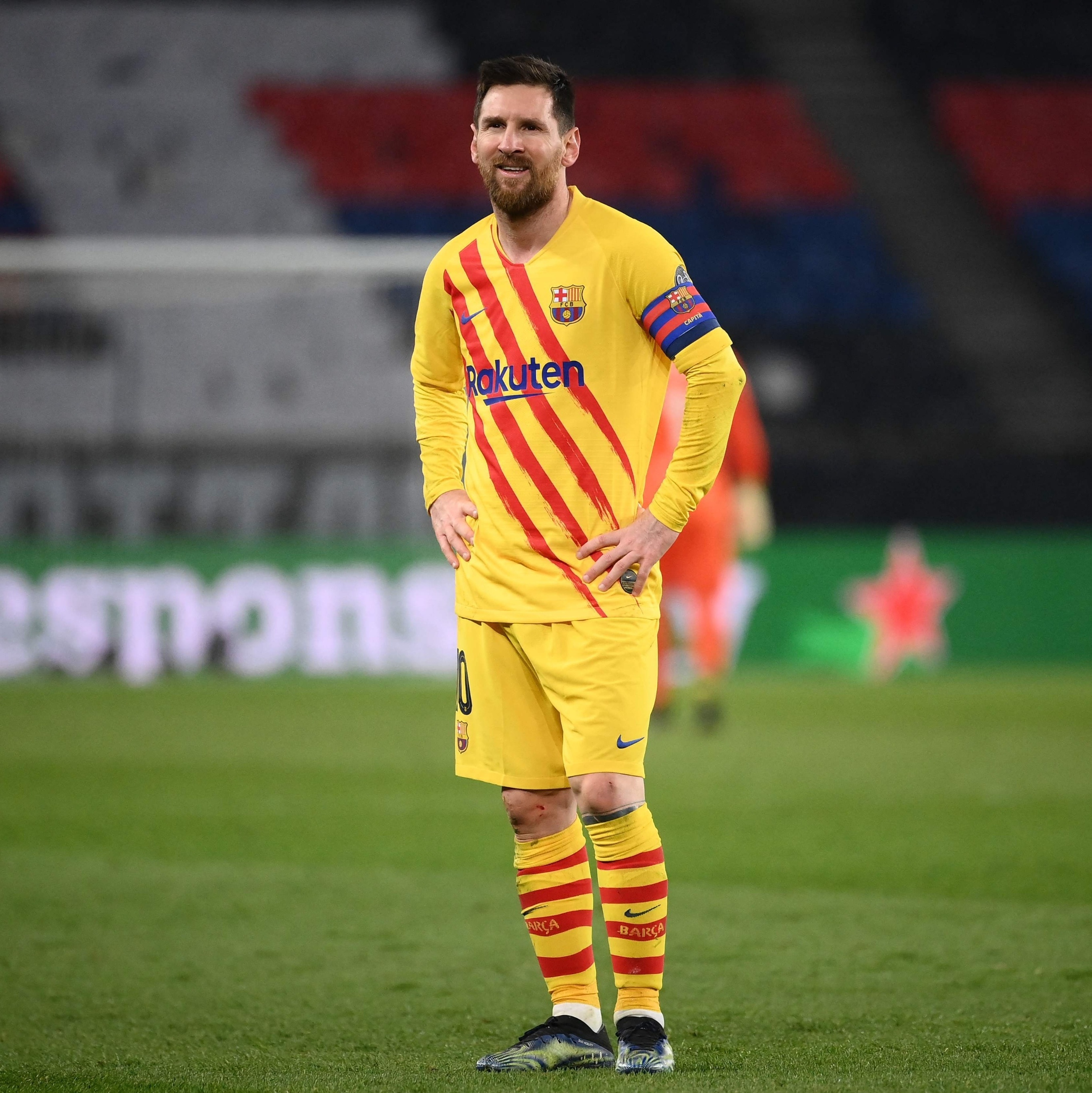 Messi perde pênalti, e Barcelona é eliminado da Champions pelo