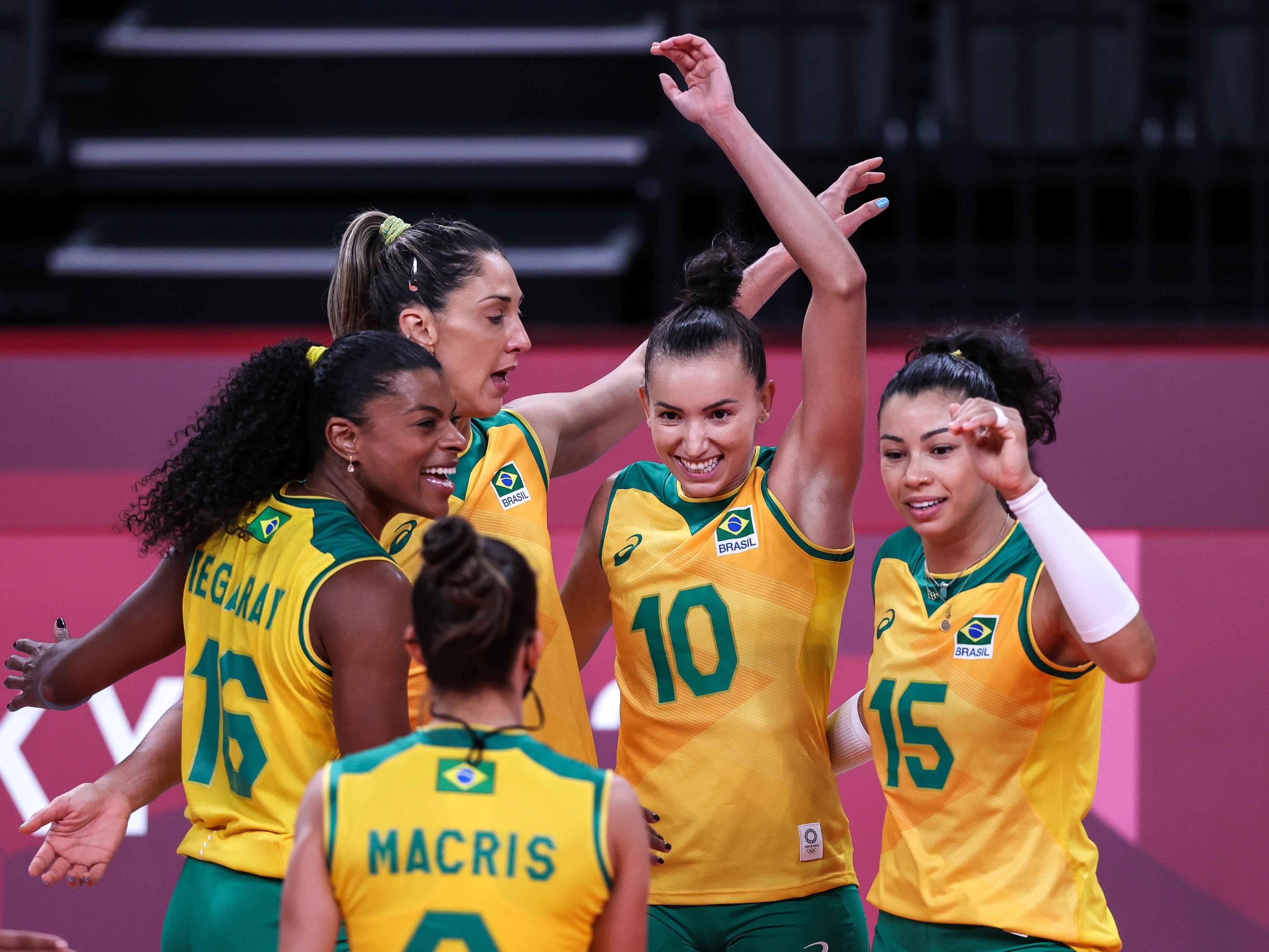 Jogo do Brasil e Sérvia no vôlei feminino - 31/7: onde assistir e horário