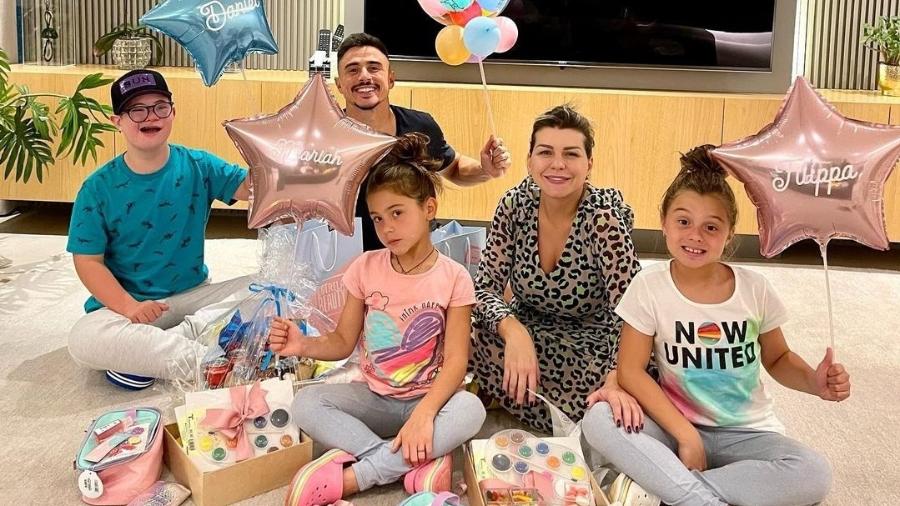 Willian Bigode, com a esposa Loisy e os filhos Daniel, Filippa e Mariah - Arquivo pessoal/Instagra @loisycoelho1