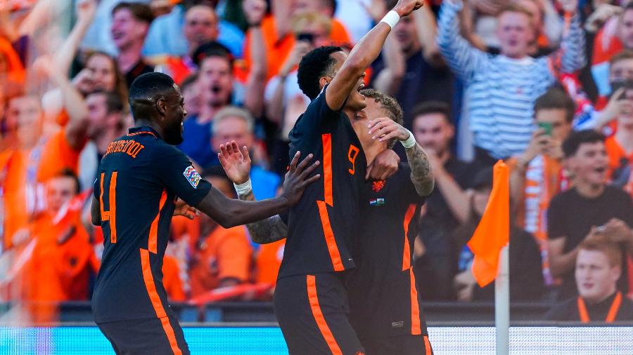 Jogadores da Holanda celebram gol sobre País de Gales na Liga das Nações - Geert van Erven/Orange Pictures/BSR Agency/Getty Images