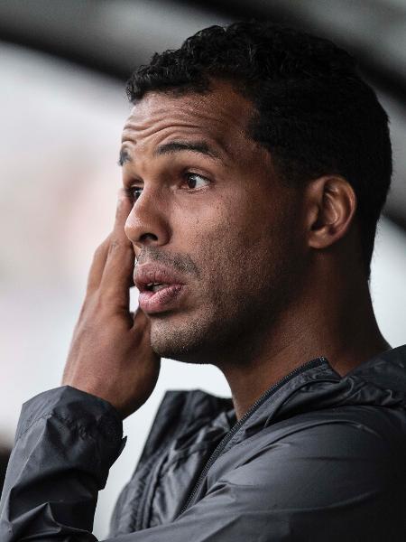 Fernando Lázaro, técnico do Corinthians, durante a partida contra o Ituano - MARCO GALVãO/ESTADÃO CONTEÚDO