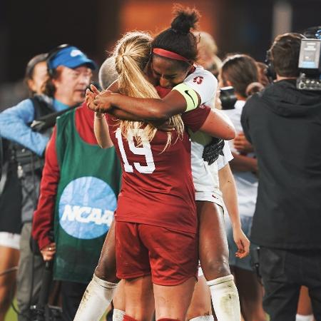 Naomi Girma, defensora da seleção norte-americana, jogou com Katie Meyer na Universidade de Stanford