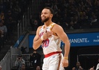 NBA: Curry ignora lesão, é perfeito na linha de três, e Warriors atropelam 76ers - Noah Graham/Getty