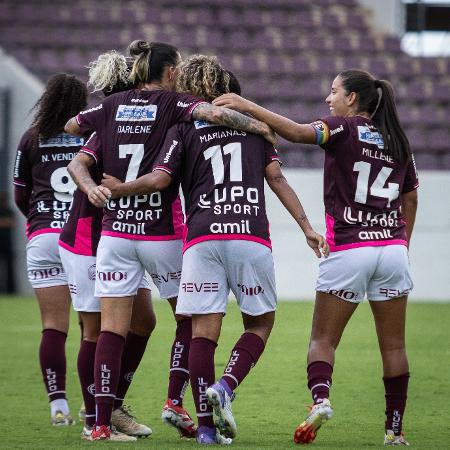 Jogadoras da Ferroviária celebram em partida do Brasileirão Feminino Jogadoras da Ferroviária celebram em partida do Brasileirão Feminino