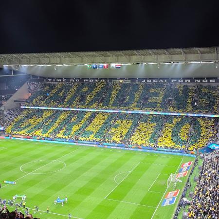 Mosaico da torcida do Brasil para Carlo Ancelotti na Neo Quimica Arena - Danilo Lavieri/UOL