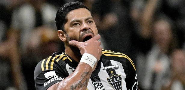 Hulk reclama de expulsões e diz que árbitro teve 'ego grande'
