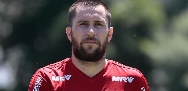 Ex-São Paulo admite vício em cassino e diz ter sido ameaçado: 'Perdi tudo'