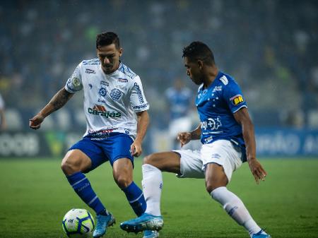 Cruzeiro Perde Para O Csa Em Jogo Com Confusao Da Torcida E Se Complica