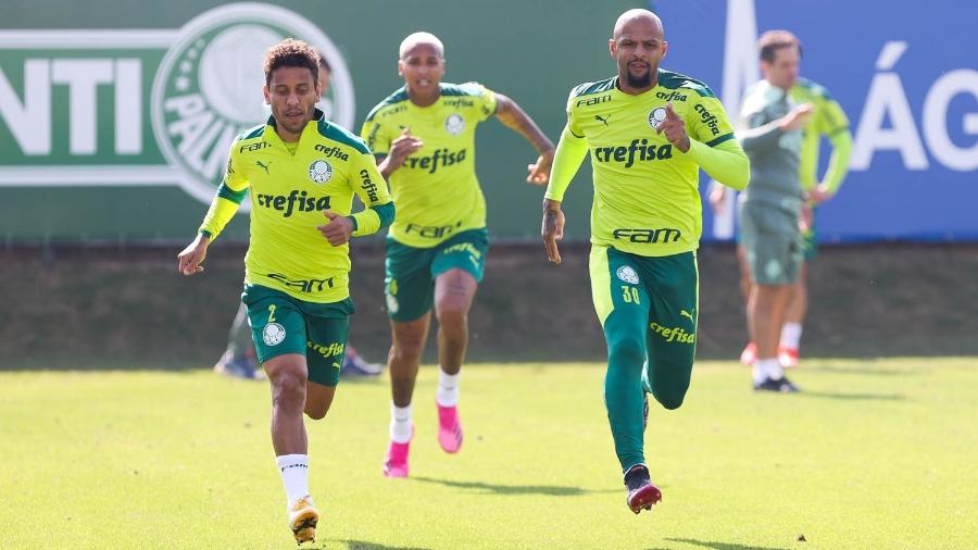 Marcos Rocha e Felipe Melo, jogadores do Palmeiras, em treino na Academia de Futebol - Cesar Greco