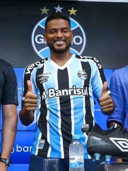 Reinaldo é apresentado pelo Grêmio como reforço para 2023 - Foto: Lucas Uebel/Divulgação Grêmio