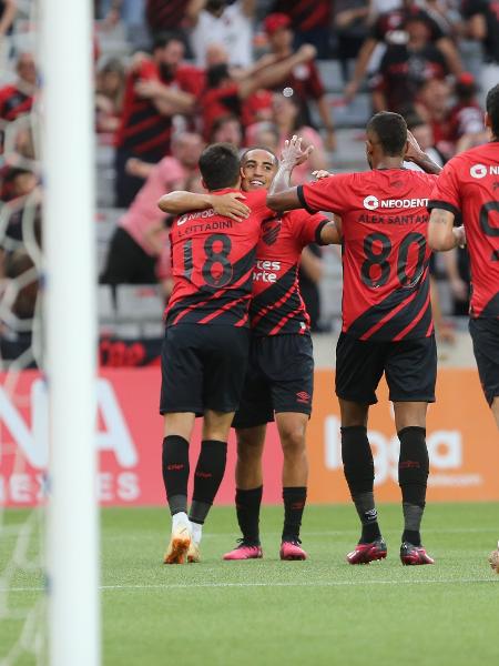 Maringá e Coritiba se enfrentam na primeira final do Paranaense