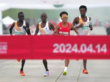 'É meu amigo': a vitória de chinês em meia-maratona suspeita de 'marmelada'