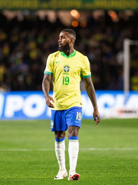 Gerson, durante jogo entre Brasil e Equador nas Eliminatórias - Luis Garcia/AGIF