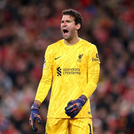 Alisson, do Liverpool, pela Liga dos Campeões