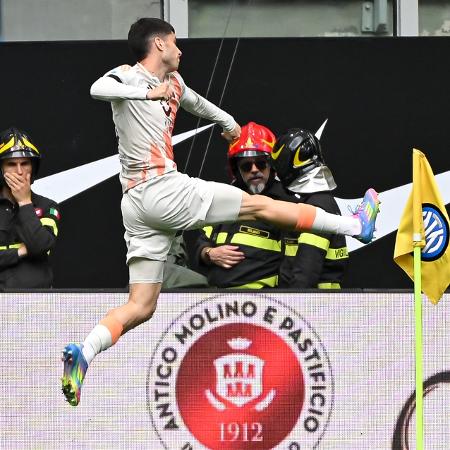 Argentino Matías Soulé comemora gol pela Roma na vitória sobre a Inter Argentino Matías Soulé comemora gol pela Roma na vitória sobre a Inter