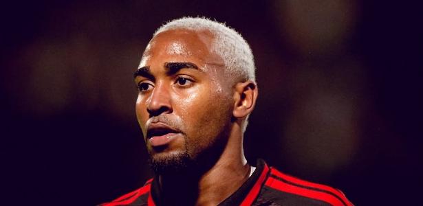 Plata vai jogar no Flamengo? Técnico abre o jogo sobre atacante
