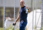 Júlio Cesar nega que Corinthians tenha feito proposta para Luxemburgo
